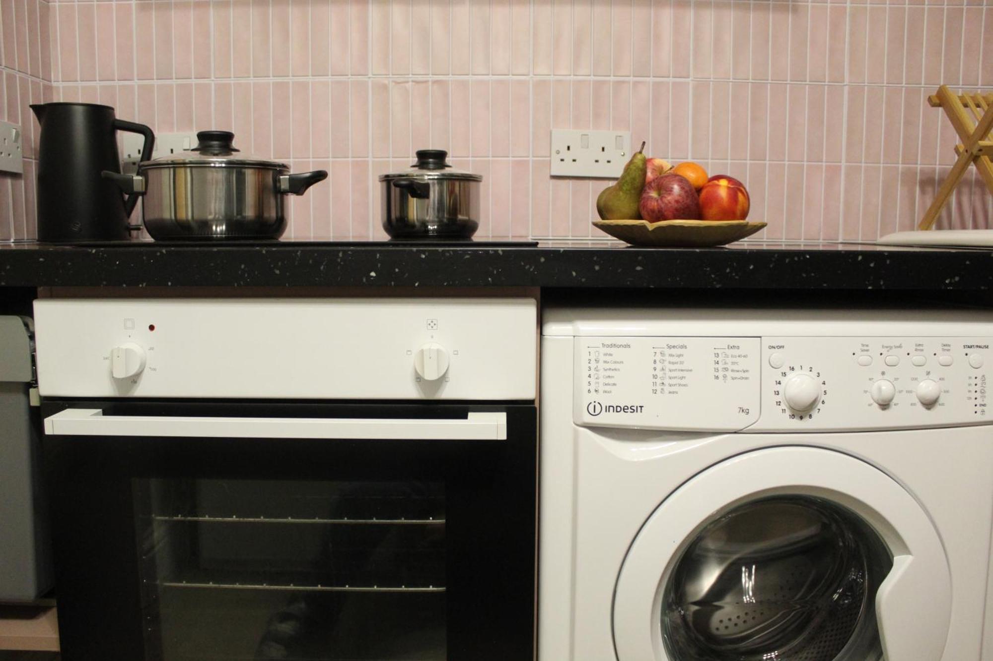 Peacehaven Retreat - 4 Minutes From The Beach! Pet Friendly! เวย์มัธ ภายนอก รูปภาพ