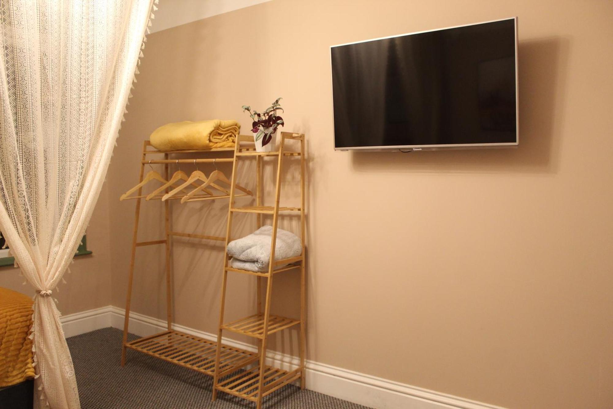 Peacehaven Retreat - 4 Minutes From The Beach! Pet Friendly! เวย์มัธ ภายนอก รูปภาพ